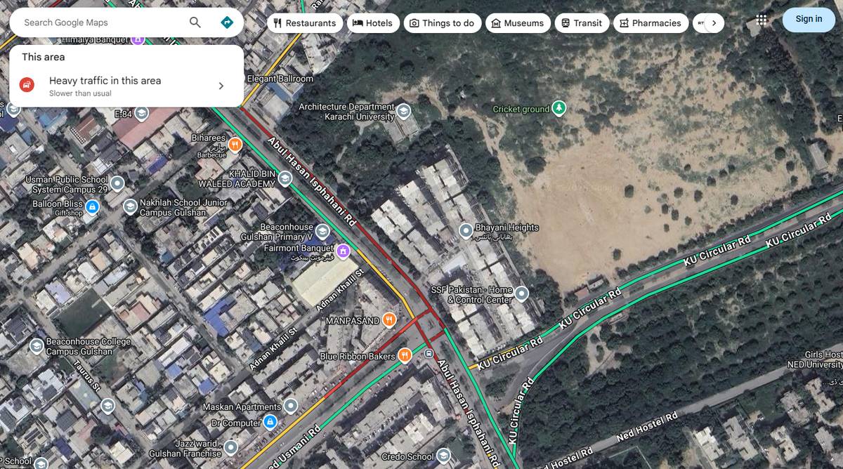 Traffic at Maskan Chowrangi, Gulshan-e-Iqbal, Bhayani Heights